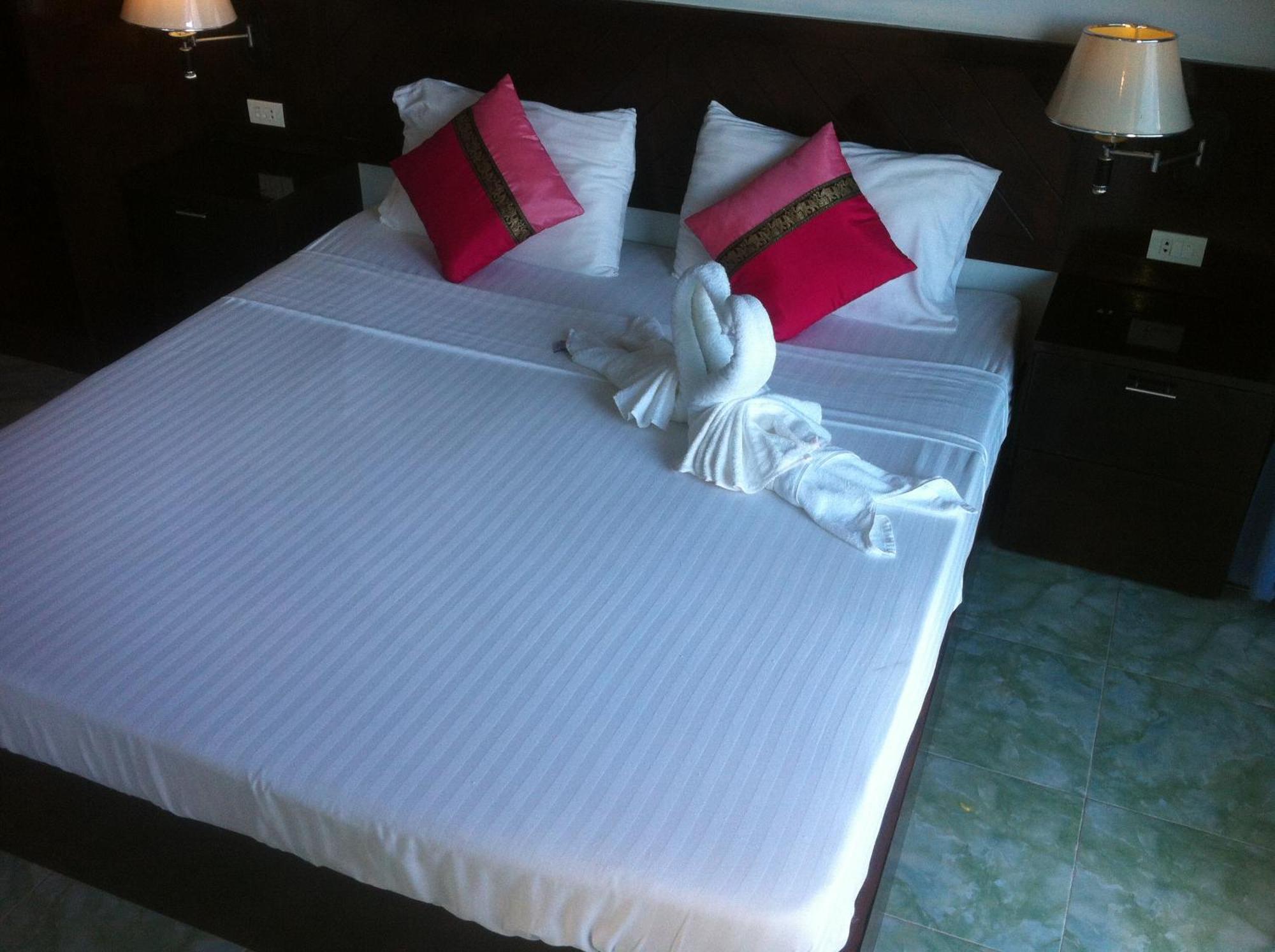 Hotel Feng Shui House Patong Esterno foto