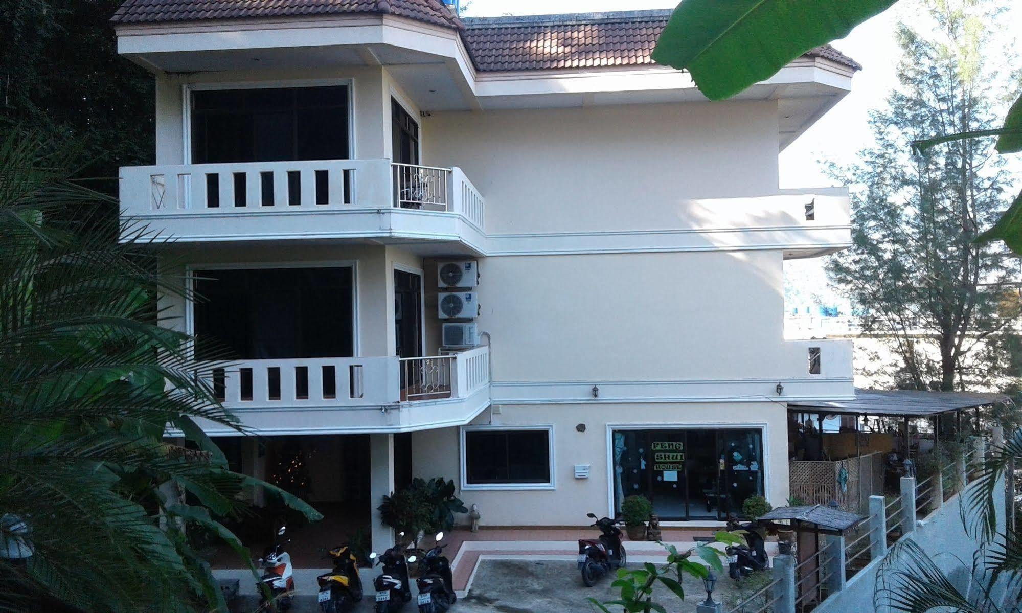 Hotel Feng Shui House Patong Esterno foto