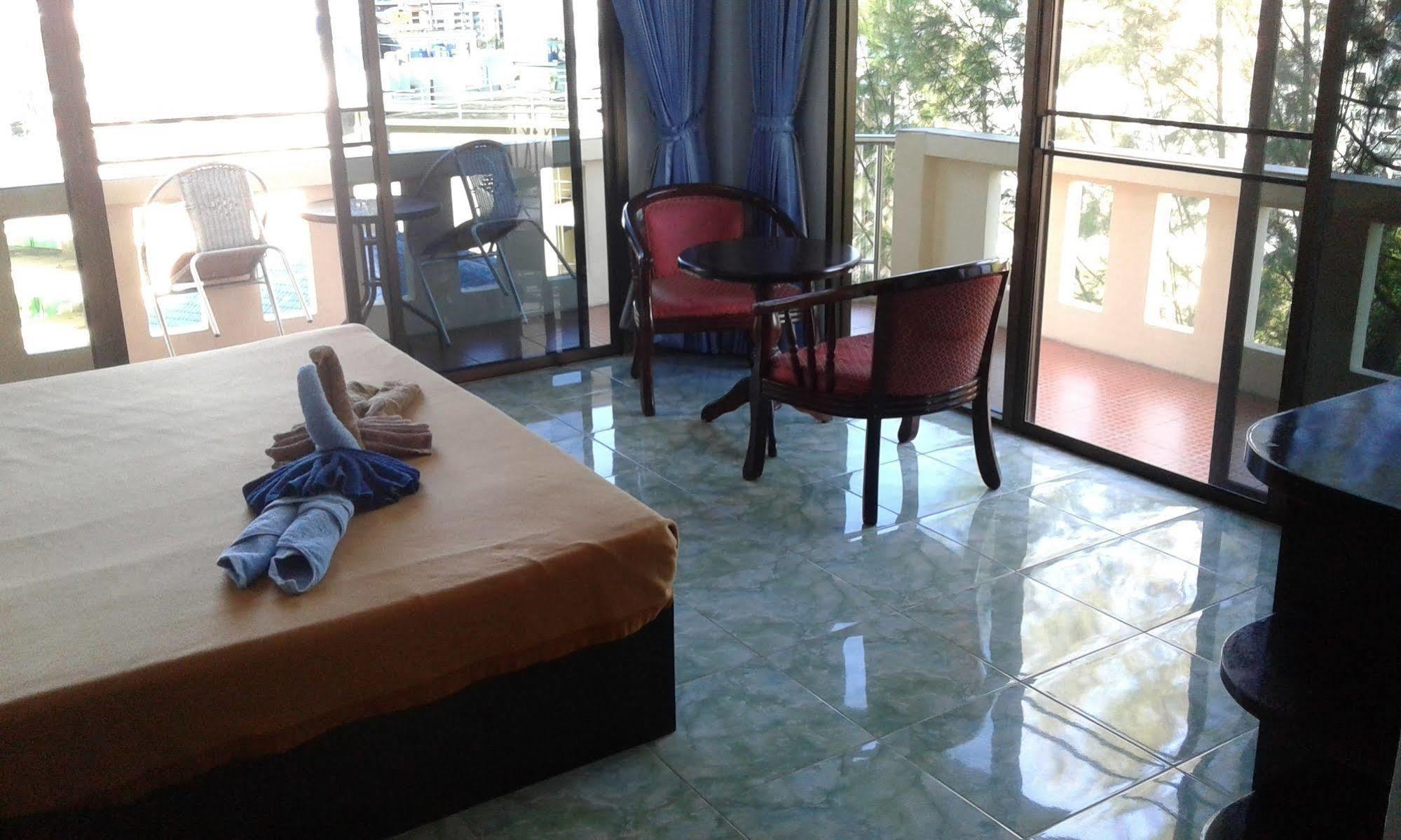 Hotel Feng Shui House Patong Esterno foto