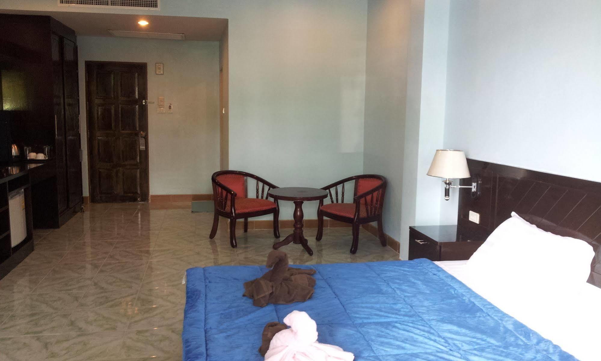 Hotel Feng Shui House Patong Esterno foto